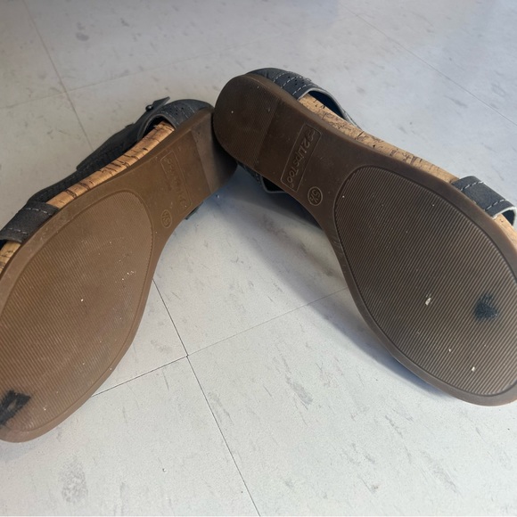 Grey gladiator style sandal - Picture 3 of 5